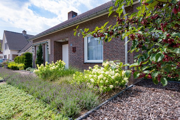 Medium property photo - Walsbergweg 11, 5954 AM Beesel
